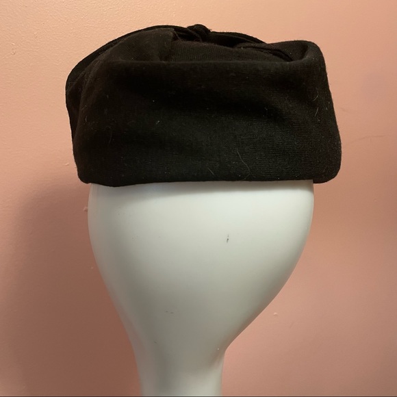 VTG Midcentury-1960s Wool Driving Cap Gold Accents for the Stylish Mobile Lady - Picture 4 of 13